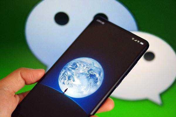 请问大家做自媒体怎样做吸粉比较快？